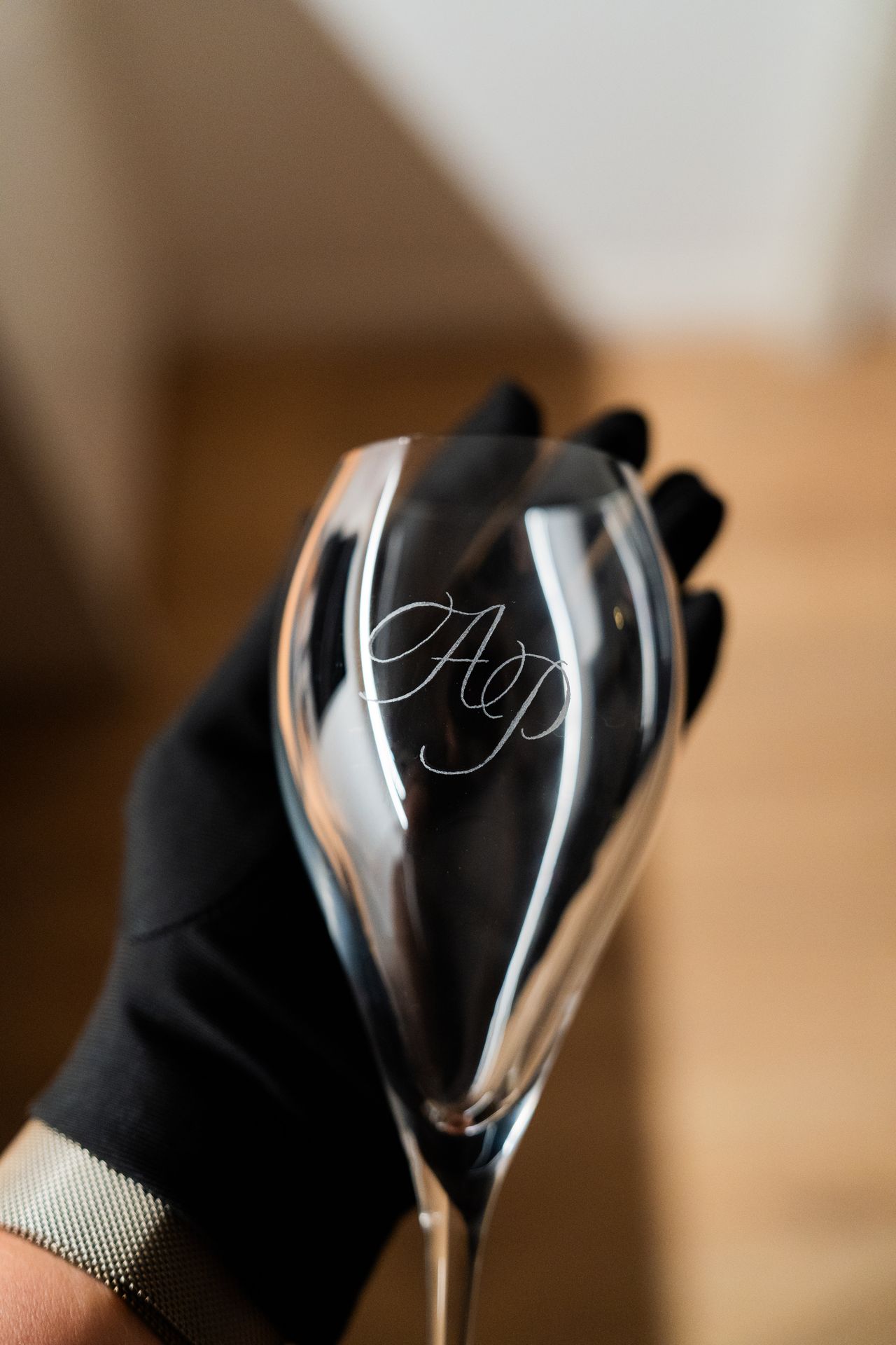 04 Champagne Glass engraving 2