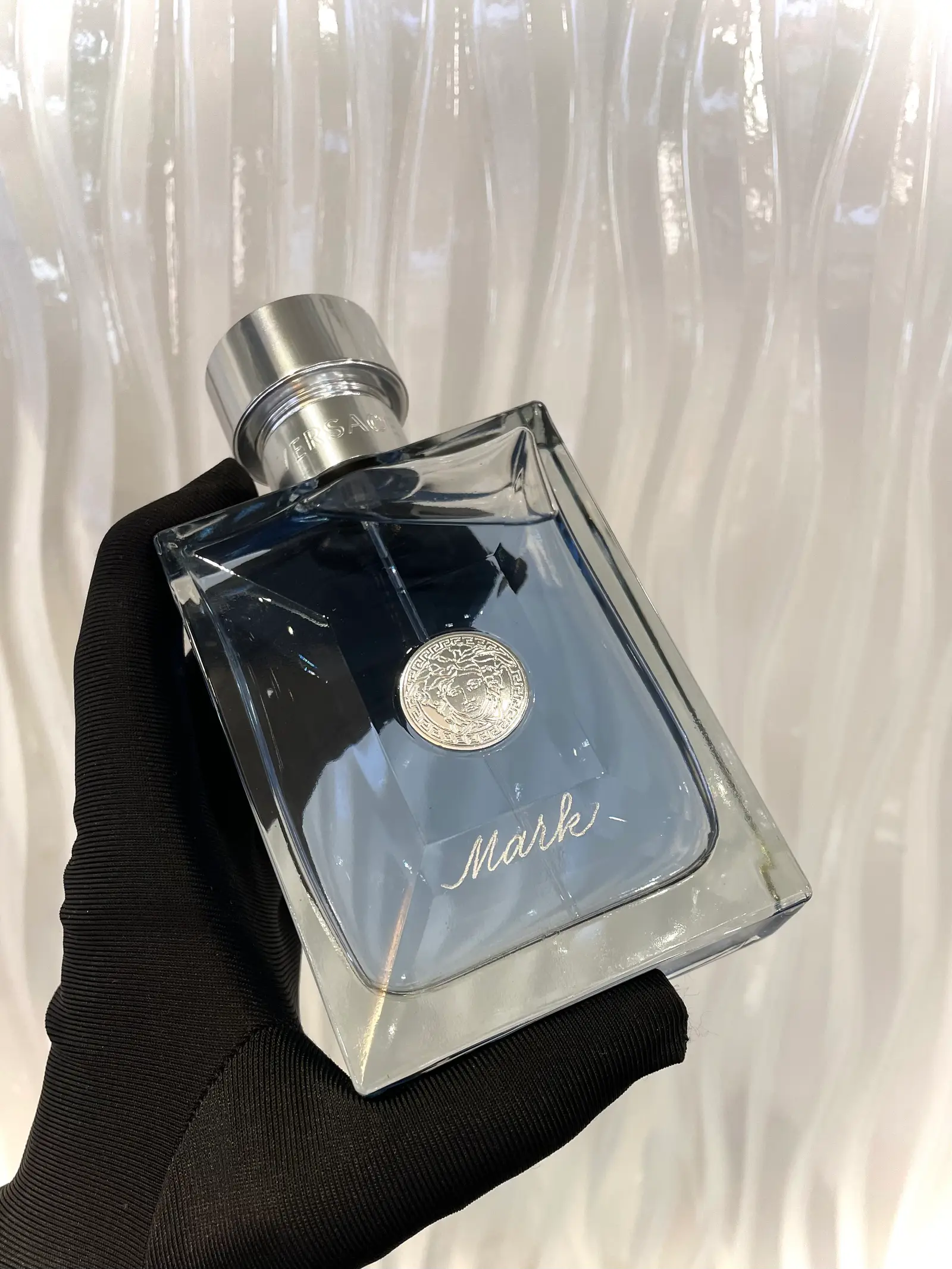 Engraving in Crown Princess boutique Versace