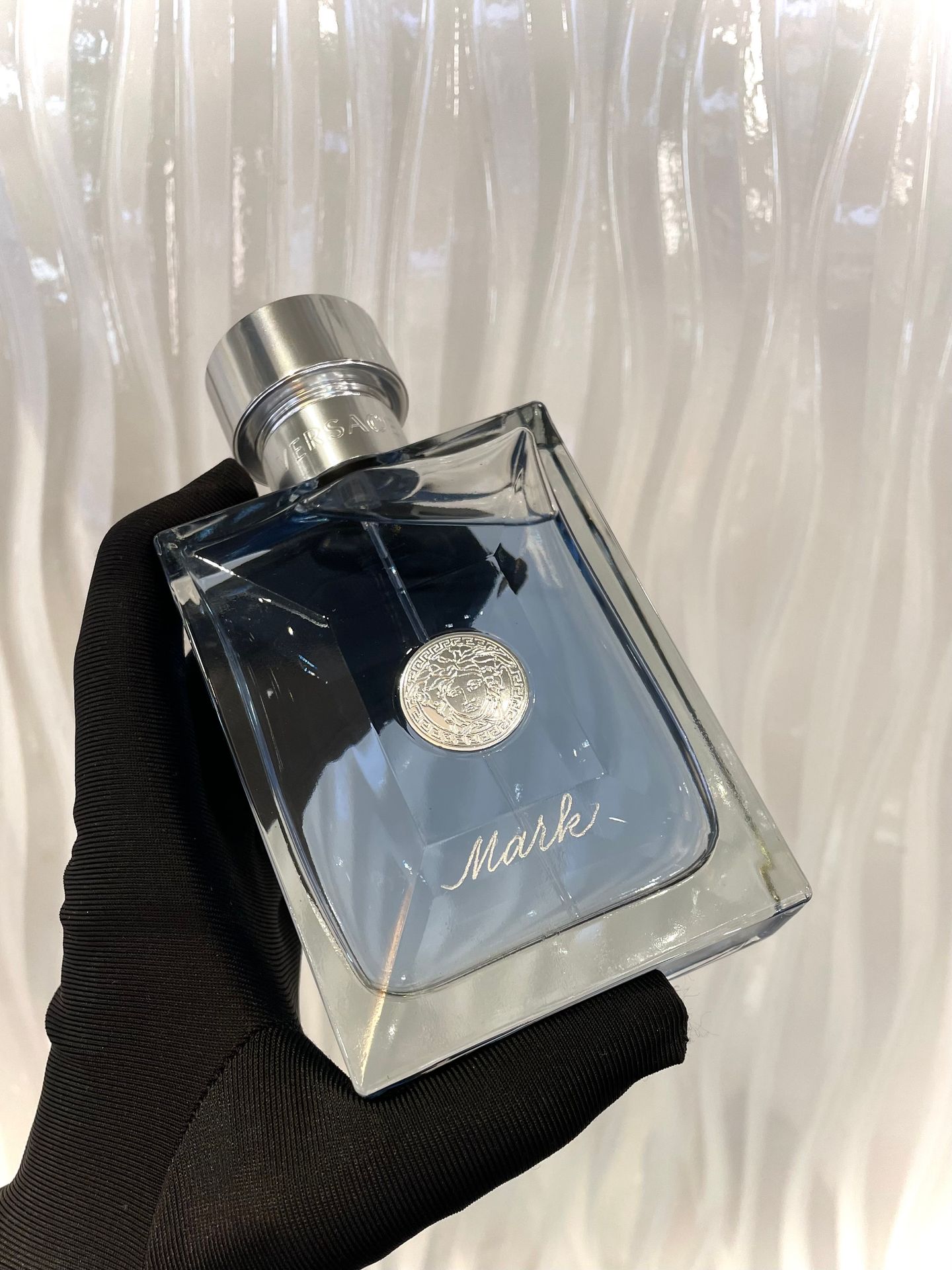 Engraving in Crown Princess boutique   Versace