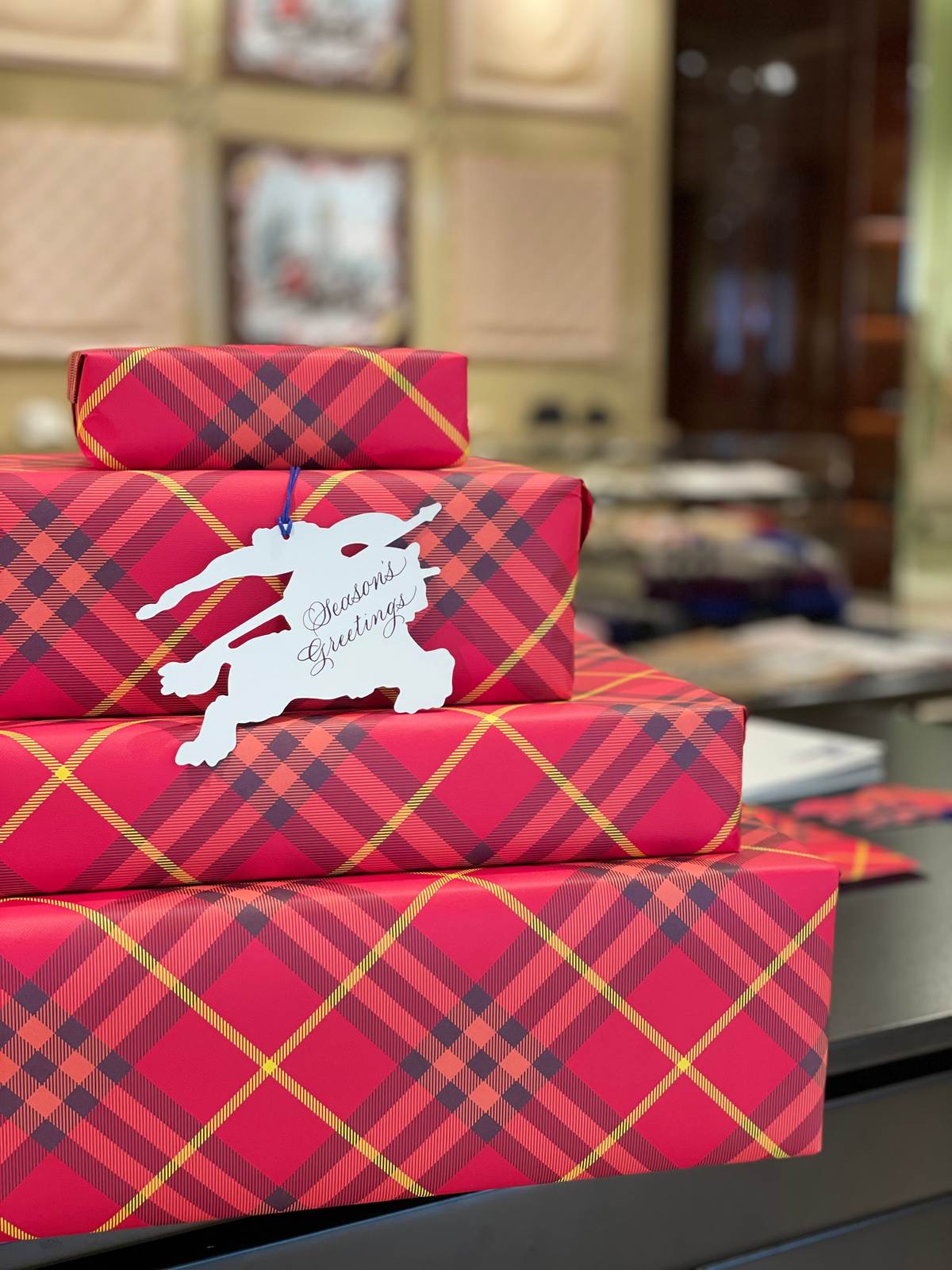 Burberry Queens Plaza Christmas Calligraphy Tags3