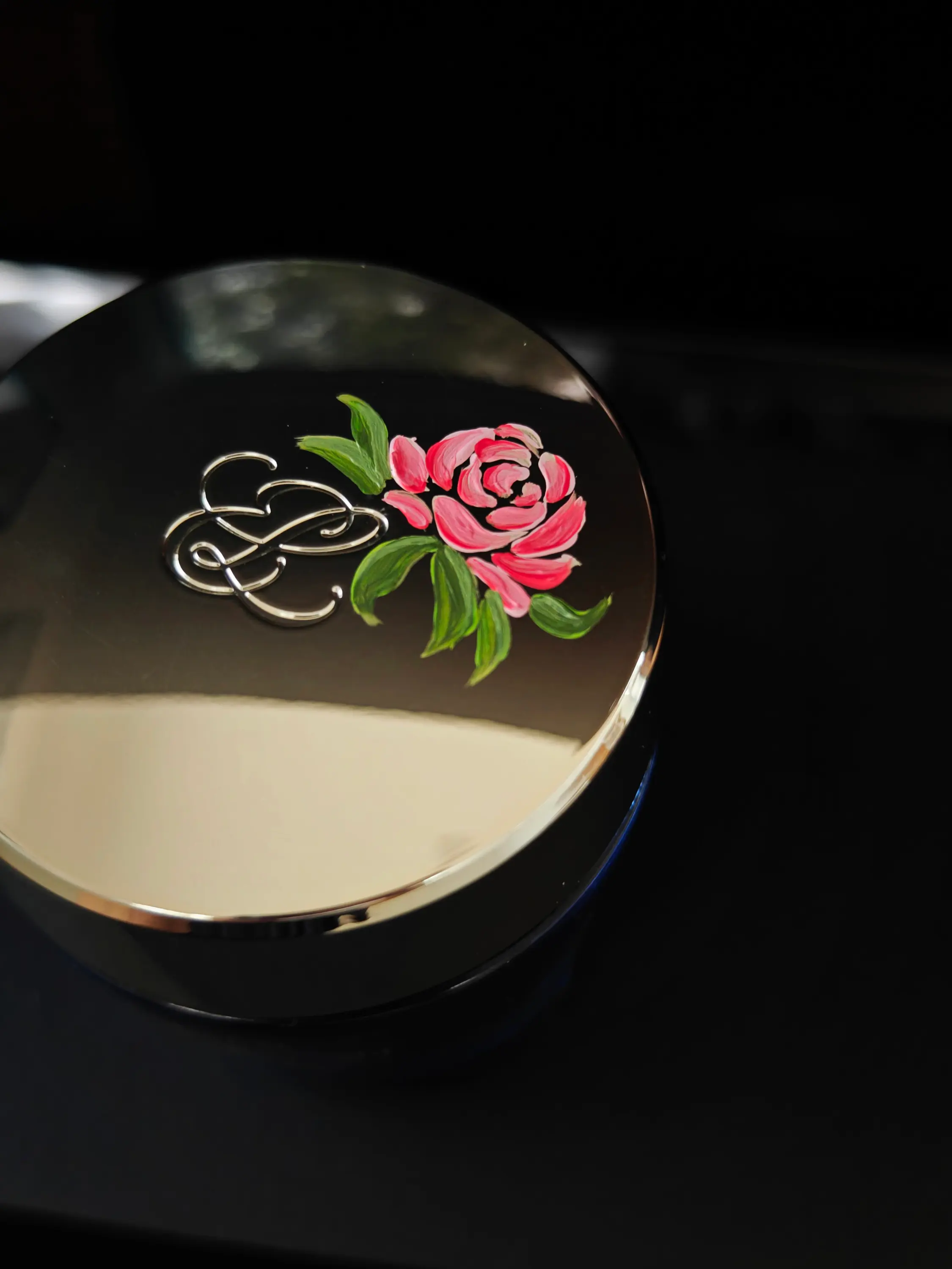 Estée Lauder product painting
